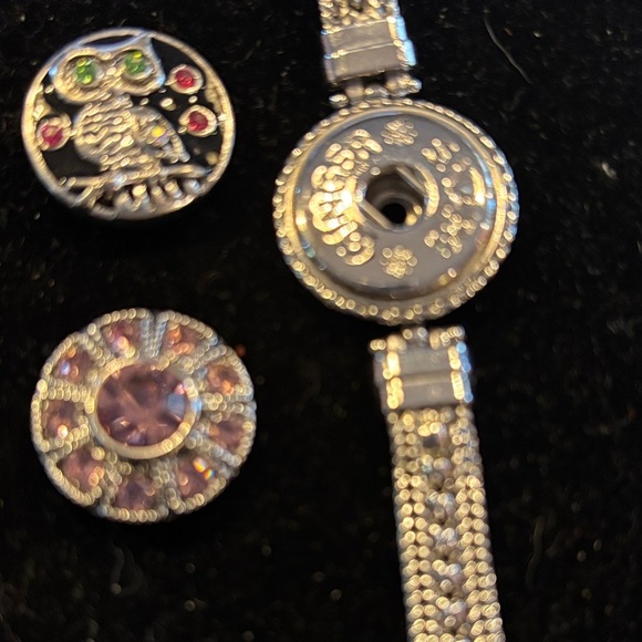 Ginger Snaps Elegant Silver and Pink Women's Bracelet - Picture 4 of 4